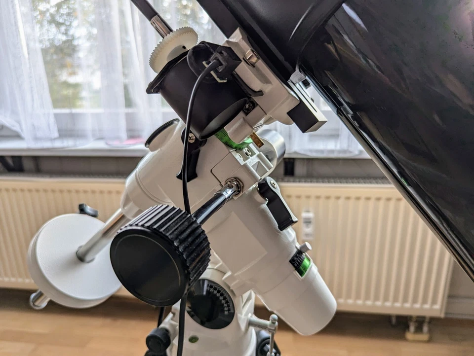 Teleskop Omegon + EQ3-2 Motor Set + Okular Set + Handyhalter für Fotos/Videos - Bild 3 von 4