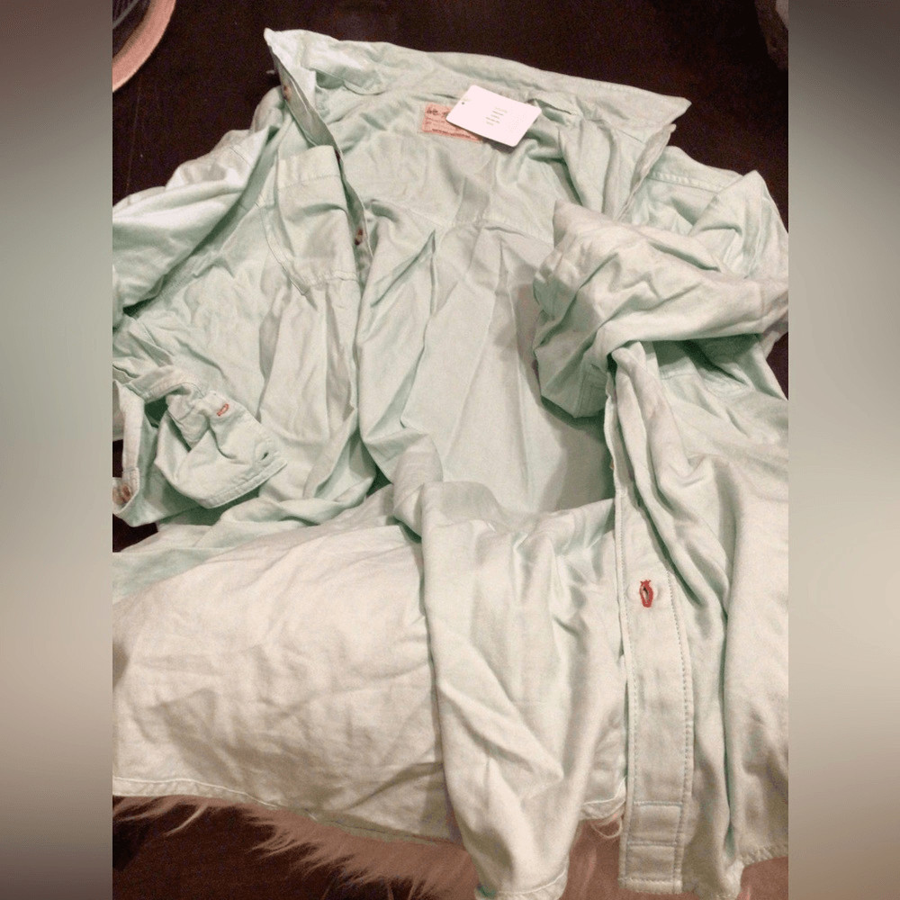 NEW! We the Free Freddie shirt *rare color image 2