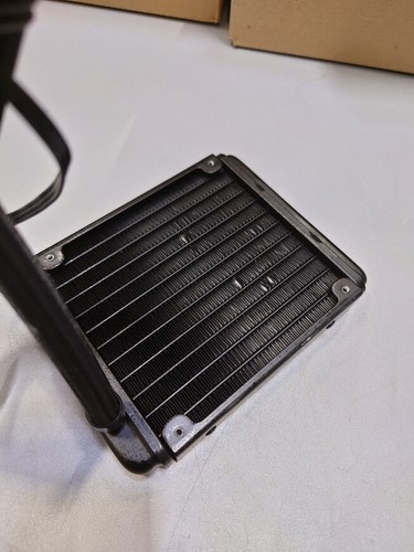 TUF Gaming CPU Liquid Cooler - Used, No Packaging/Accessories - Afbeelding 3 van 13