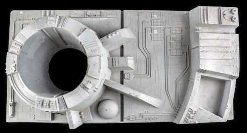 Original Film-Used & Screen-Shot Sectional Piece of Death Star - Star Wars 1977 - Picture 1 of 12