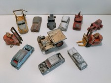 LOT DE 12 EPAVES DINKY TOYS / CHARIOT -JUMPER -ROLLS - UNIC - R16 / AUTRES