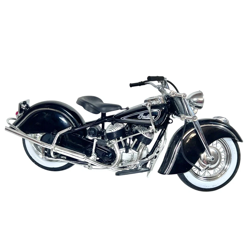 Guiloy 1948 Indian Chief Motorcycle 1/10 Scale Diecast Model Bike Black Chrome  - Image 3 of 4