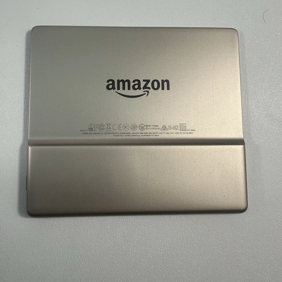 Amazon Kindle Oasis 9th Gen 32GB Champagne Gold Wi-Fi 7”Premium Leather Bundle! - Image 2 of 4