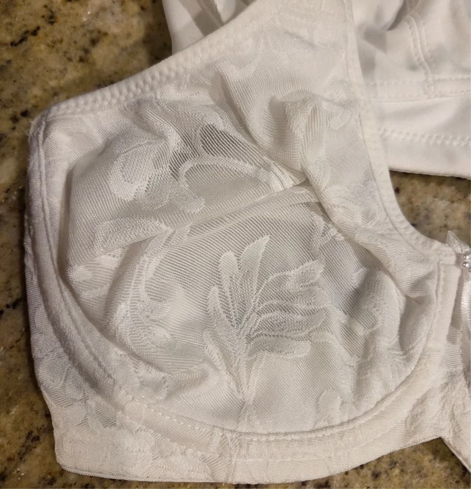 Lot of 2 Lunaire NWT! Style 11111 & 13211 Coolmax Underwire Bra 32DD Jacquard - Image 2 of 4