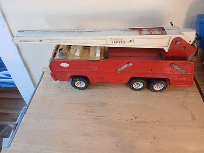 Vintage 1970's Tonka AERIAL LADDER Pressed Steel FIRE TRUCK  W/ One Ladder EUC