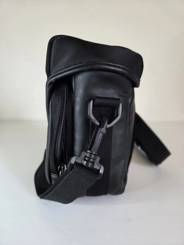 Estuche para cámara digital TARGUS ProBlack Max DPBC03 Foto 4 de 4