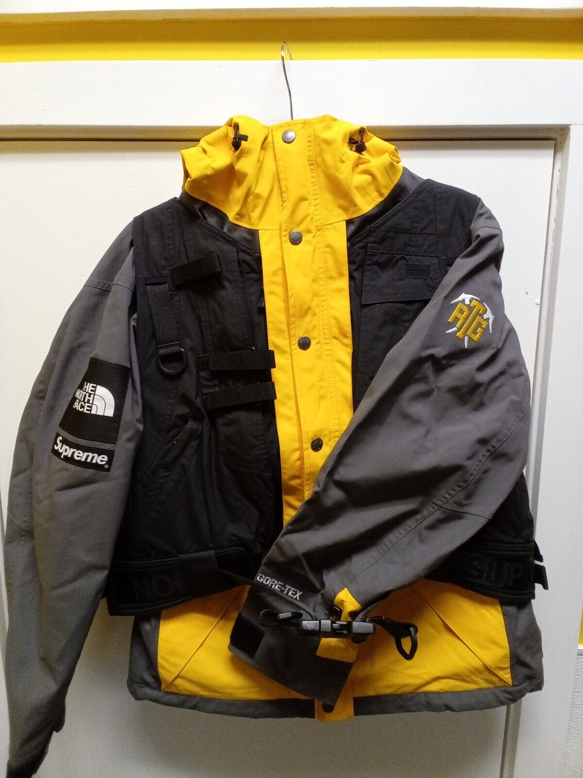 Supreme x The North Face Jacket and VEST Mens M Yellow RTG Gore-Tex TNF GOLD