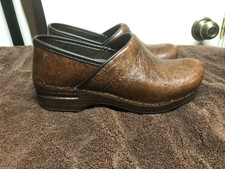 dansko jungle flower