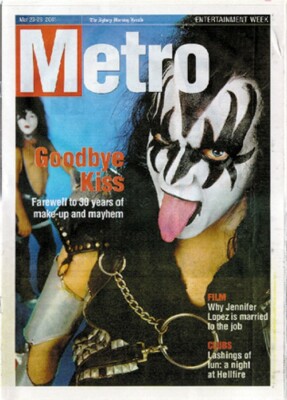 KISS MAGAZINE METRO KISSTERIA on COVER double page 28x41cm