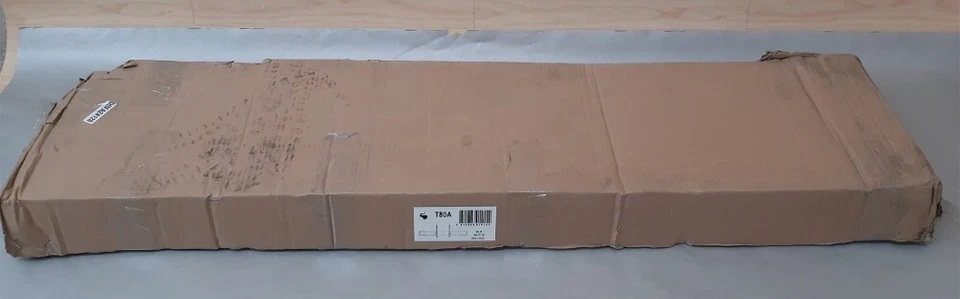 Montaje de pared inclinable universal Crimson T80A para pantallas de 46-90" - 300 lb Foto 4 de 4