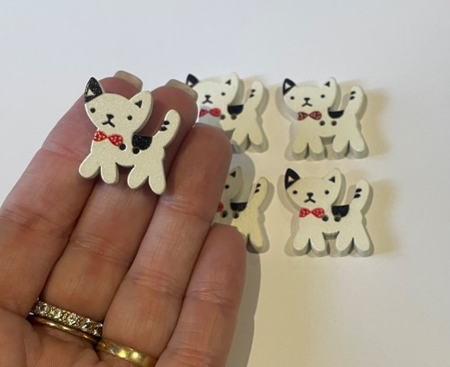10 Wooden White Cat Kitten Buttons Cats Wood Button 25mm D26-17 Aussie Seller - Picture 2 of 4