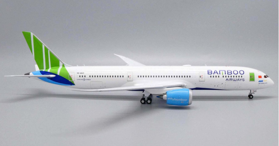 1:200 32CM JC Wings BAMBOO AIRWAYS BOEING 787-9 Passenger Plane