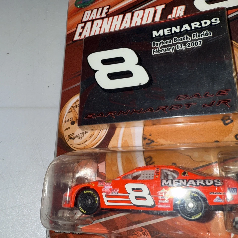 2007 #8 Dale Earnhardt Jr. Menards Daytona Beach 1/64 coche fundido a presión y tarjeta coleccionable Foto 4 de 4
