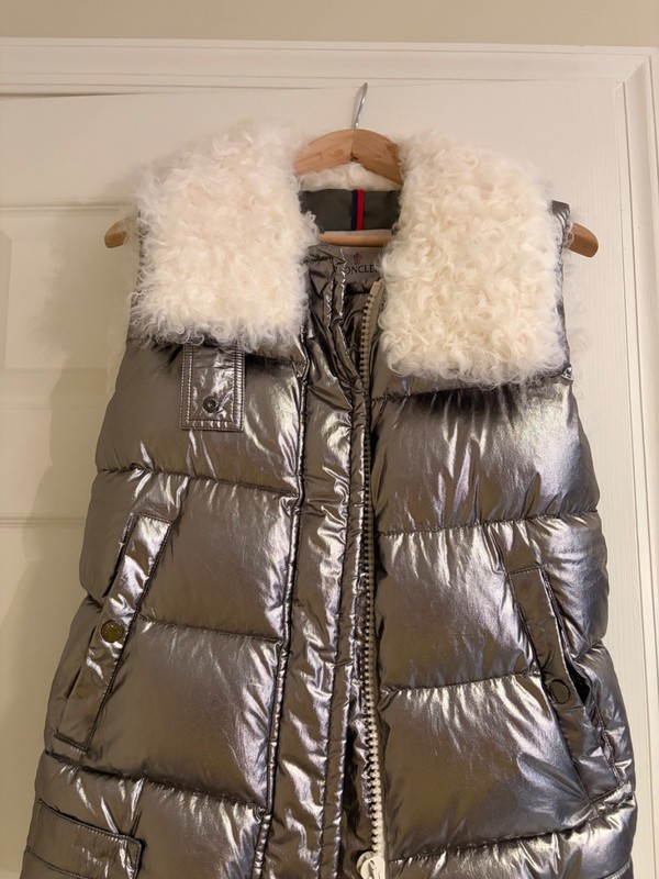 Moncler Vest Authentic New SIlver With Fur Collar Made In Japan Women’s Size S
