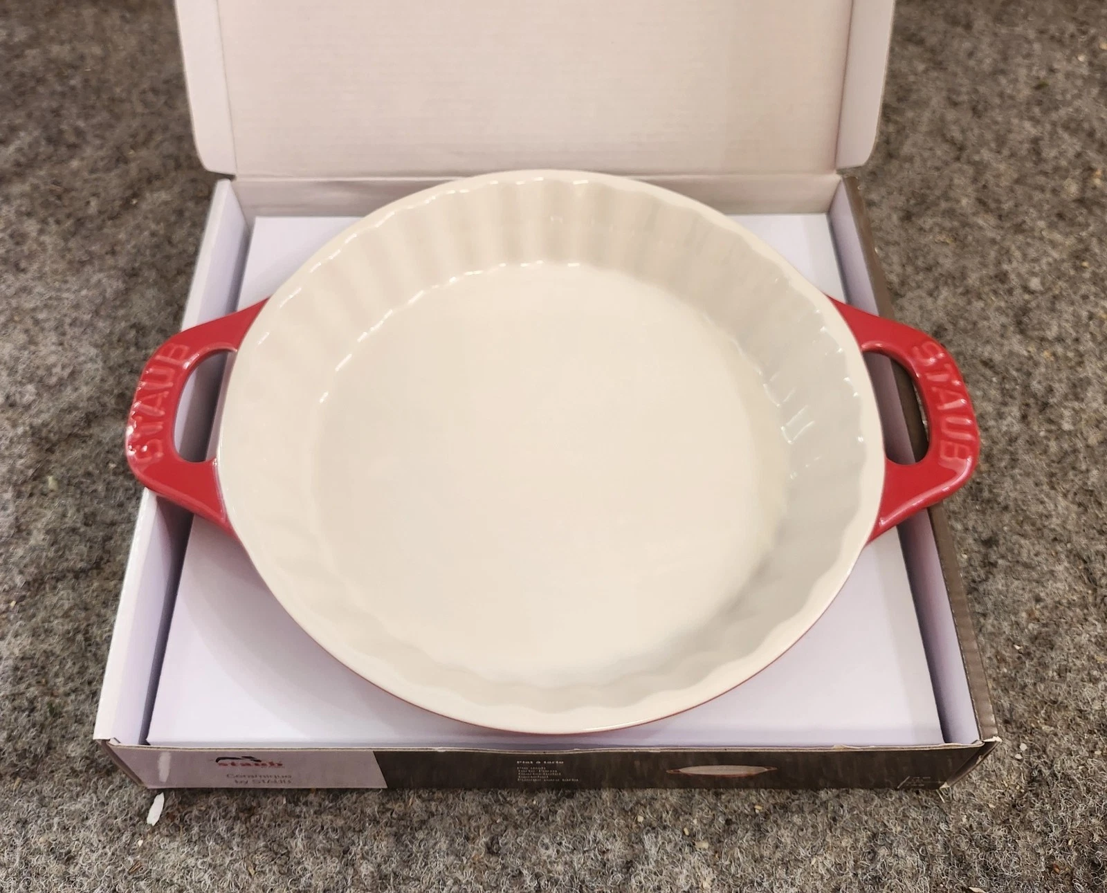 Staub 9" Ceramic Bright Cherry Red Fluted Pie Dish with Handles NIB