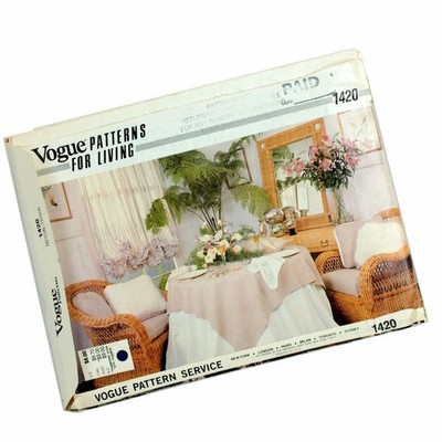 Vogue Patterns for Living 1420 Kitchen Dining Pillows Placemat Tablecloth Uncut