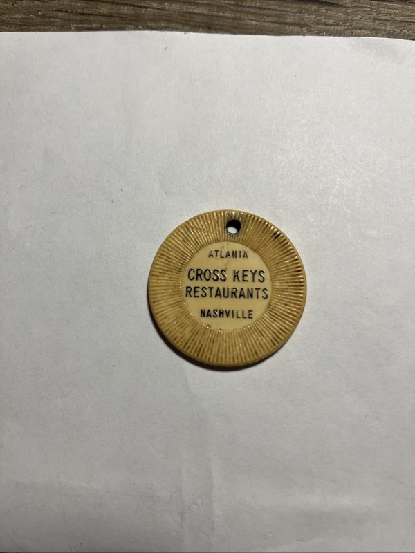VTG ATLANTA GEORGIA NASHVILLE TENNESSEE CROSS KEYS RESTAURANTS KEYCHAIN 1940-50s