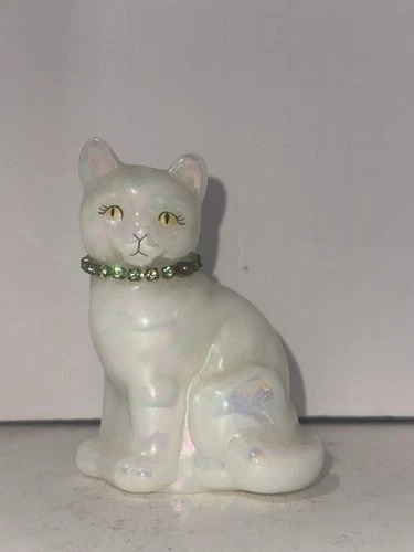 Vintage Fenton Glass White Opalescent Cat Figurine Green Collar May Emerald