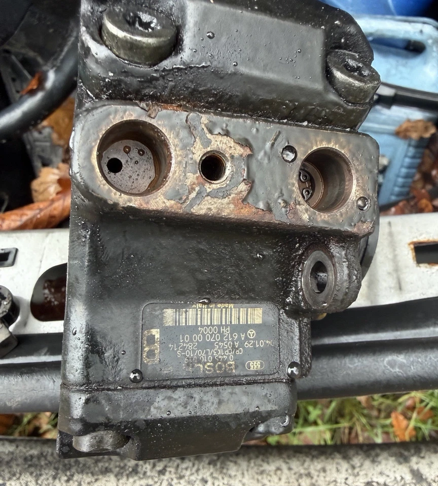 pompe à injection (hp) MERCEDES Clk 270 W209 c209 C W203  W163 W210 A6120700001 - Photo 3/3