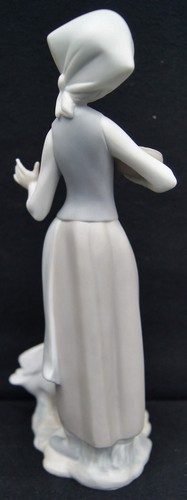 LLADRO Porcelain Figurine #1052 Girl With Duck 9" 1969 SPAIN - Picture 3 of 5