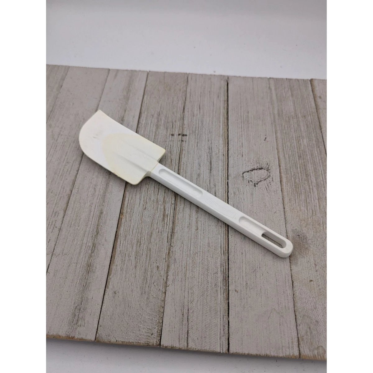 Rubbermaid 1901 9-1/2 Scraper White Spatula #2