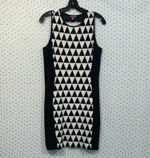 Vince Camuto Size Medium Black & White Triangle Pattern Sleeveless Sheath Dress