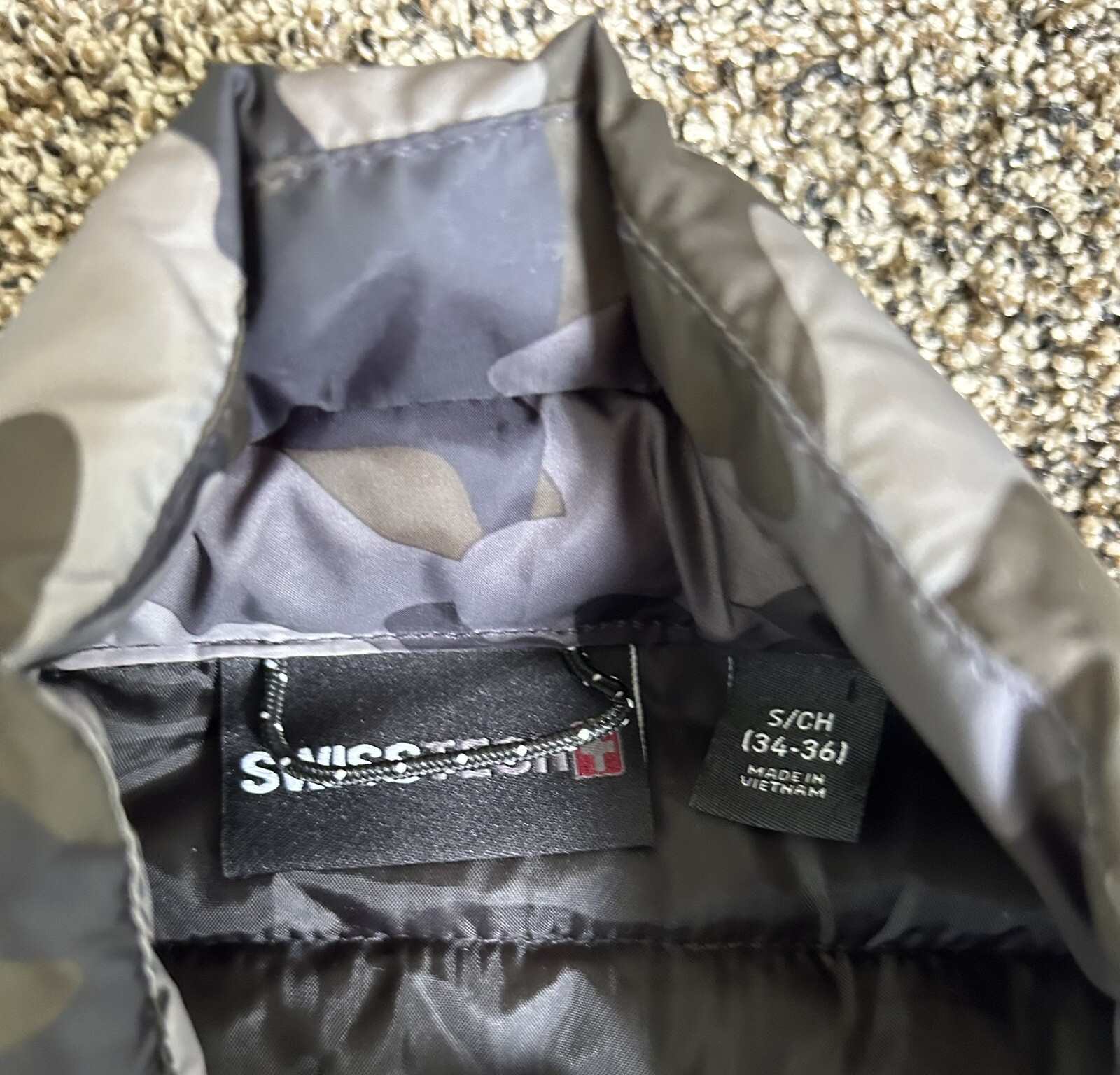 SWISS TECH Men's Size Small Puffer Vest Camo Camouflage Black Gray Green