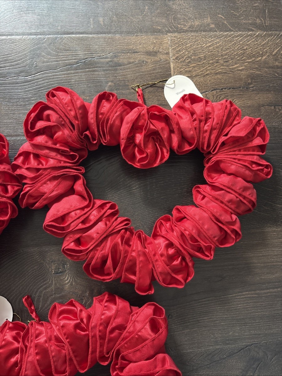 3 Set Threshold Heart Shaped Wreath 16