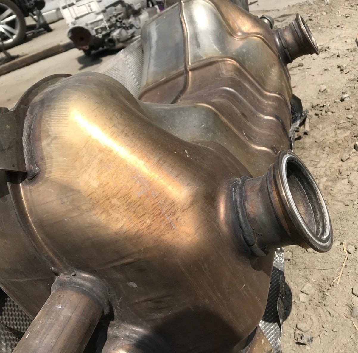2015 Lamborghini Huracan > Muffler > OEM 4T0807539