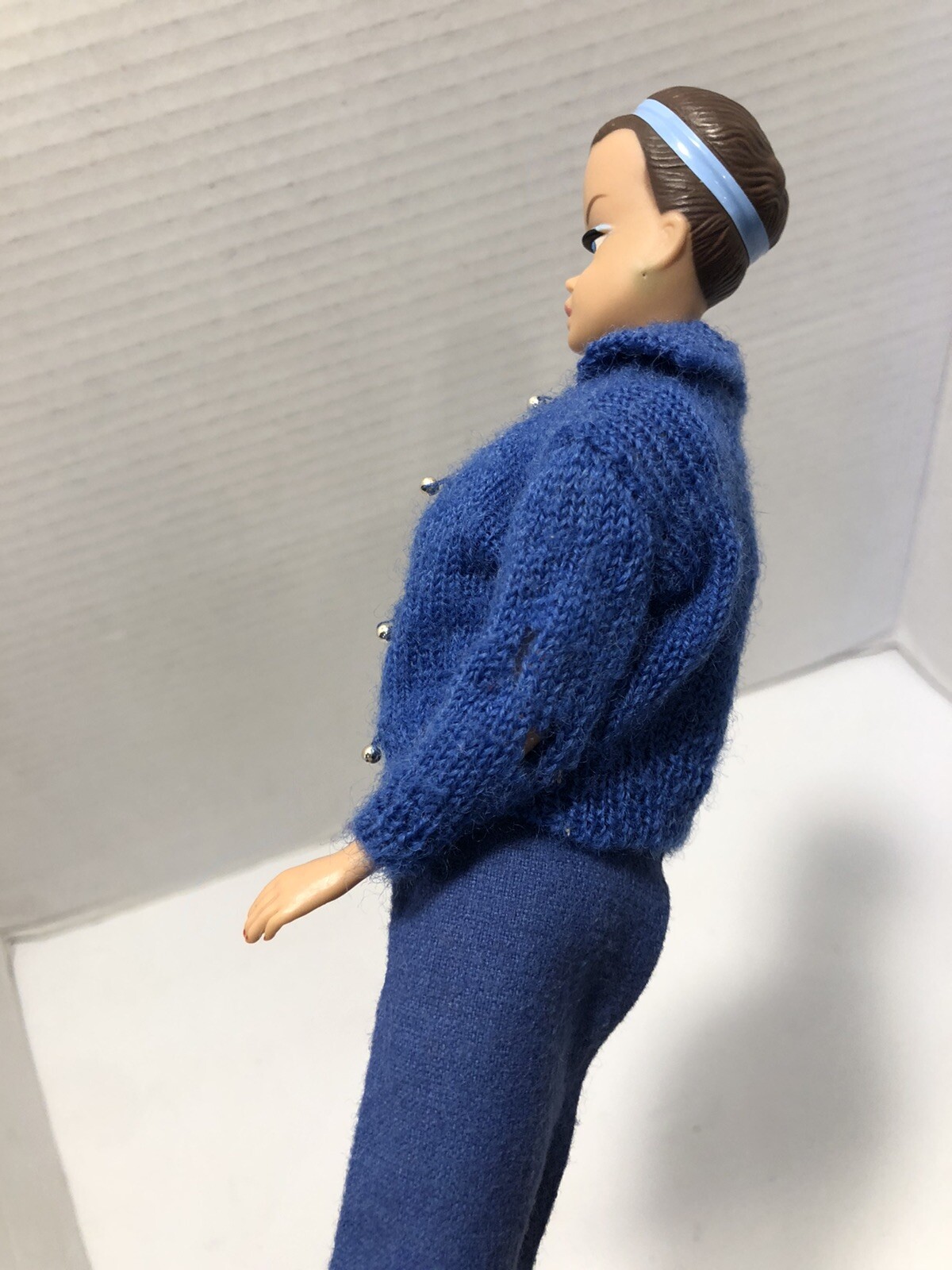 Vintage Barbie Knitting Pretty 0957 (1964) Royal Blue Mattel 1960's