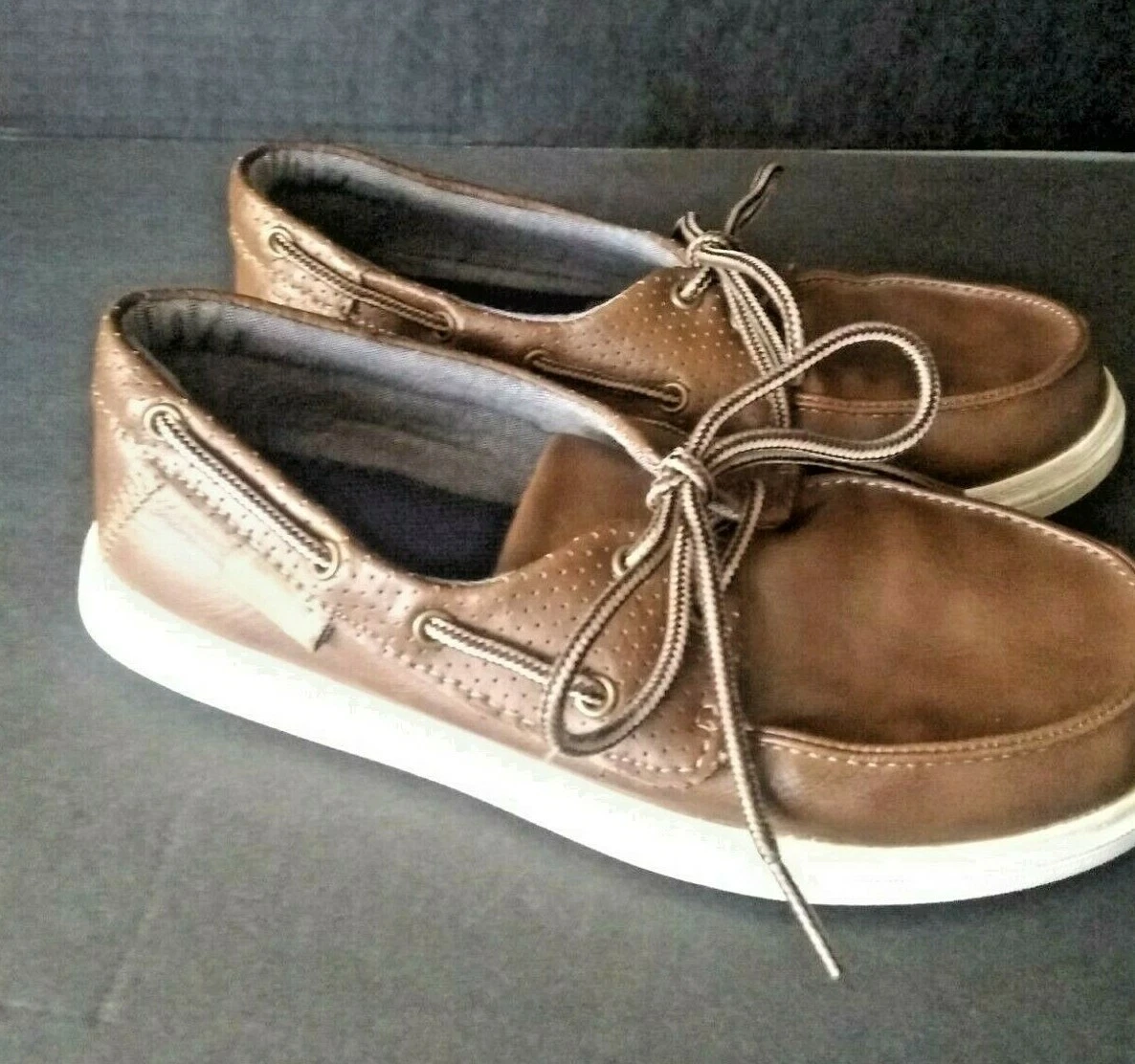 Boat shoes shop for boys