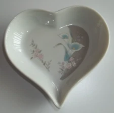 Russ Berrie and Co.  4-inch Heart Shaped Trinket Dish w/Blue Flowers Vintage