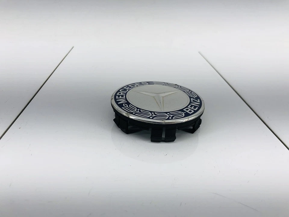 MERCEDES BENZ E350 LLANTA RADIOS CENTRO TAPACUBOS CUBIERTA CAVIDAD OEM Foto 2 de 4
