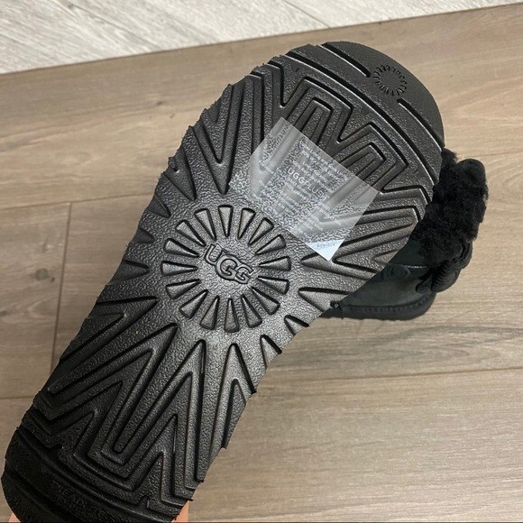 UGG | Mini Bailey Corduroy Bow Boots Black 6 NEW | eBay