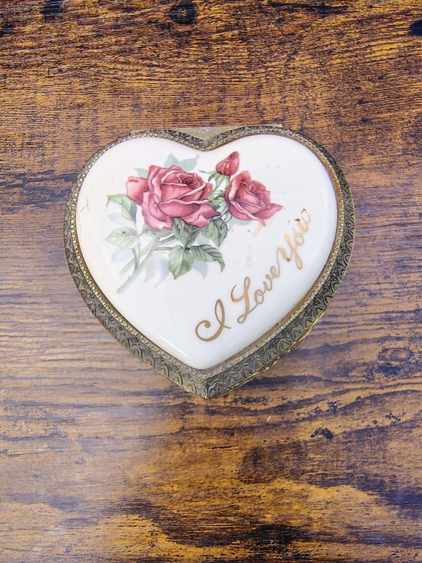 Vintage Japanese porcelain heart-shaped music box