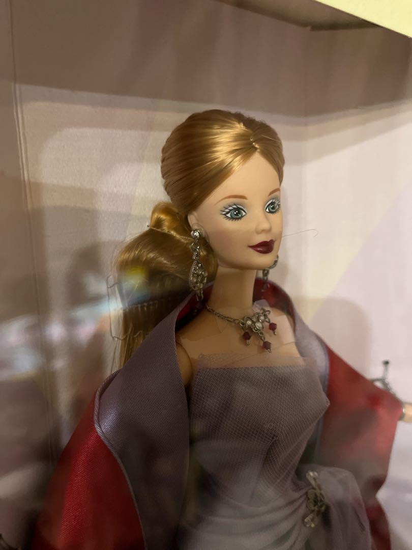 Vera Wang Barbie 1998 Hollywood Collection Wine Red Dress Vera Wang Barbie 1998 Hollywood Collection Wine Red Dress