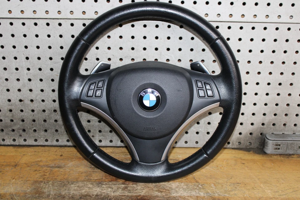 06-11 BMW E90 E92 328I 330I 335I SPORT STEERING WHEEL W/ PADDLE SHIFTERS - Image 4 of 4