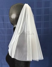 ELEGANT Wedding veil. Floral Lace and Cystal  Pearl. LIGHT IVORY. SILVER COMB.