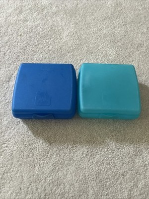2 Tupperware Square Hinged 5-1/2'' Sandwich Keepers Containers #3752-4