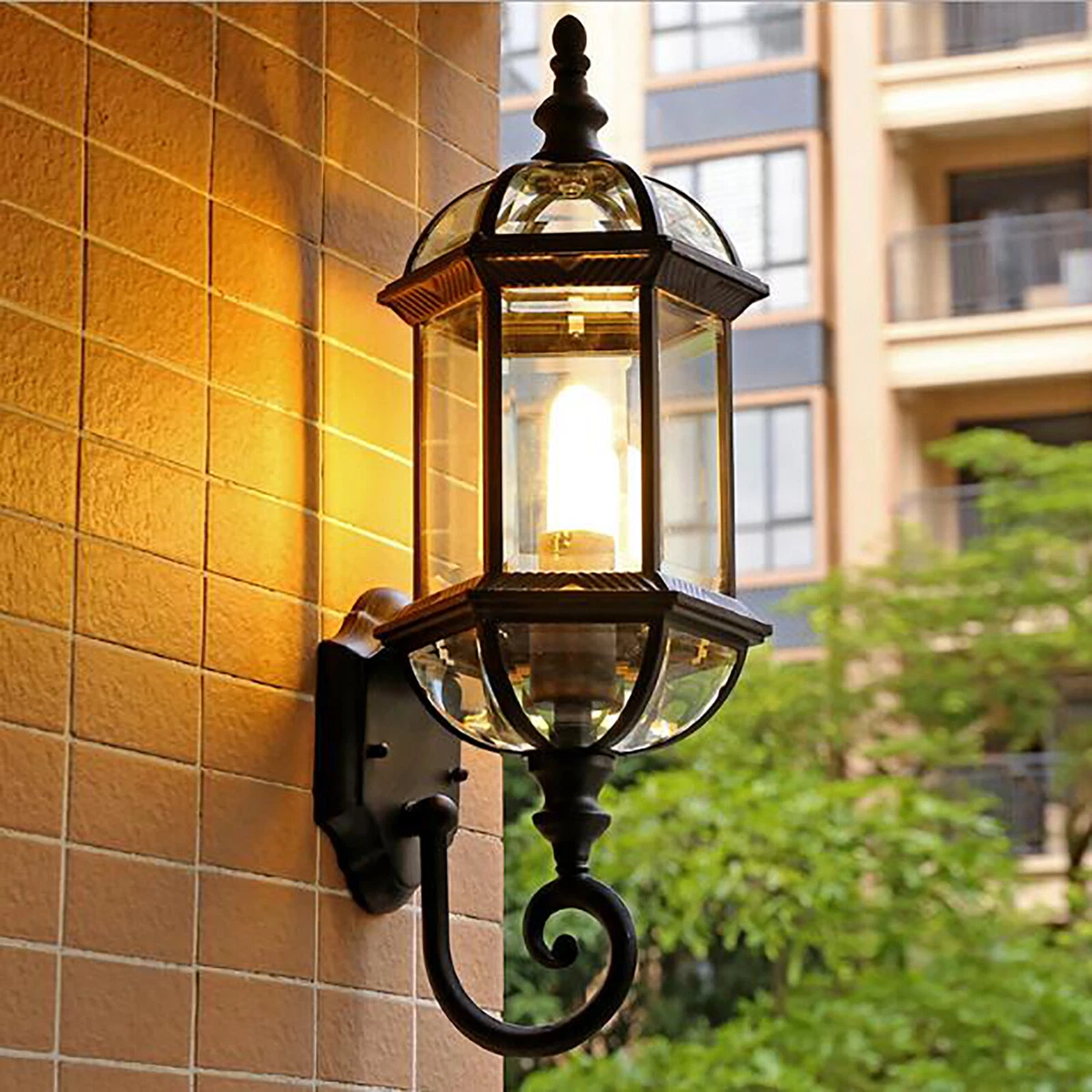 Antique Retro Wall Light Vintage Metal Glass Outdoor Garden Sconce Lamp Fixture