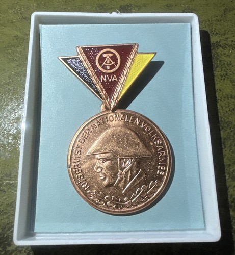 East German Medal Army 18 Month Service Reservist Medal (Boxed) DDR NVA