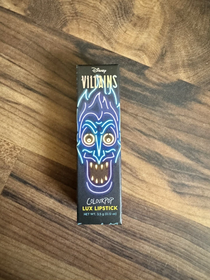 Lápiz labial Colourpop Disney Villians Lux Hades Nude Crema Foto 3 de 4