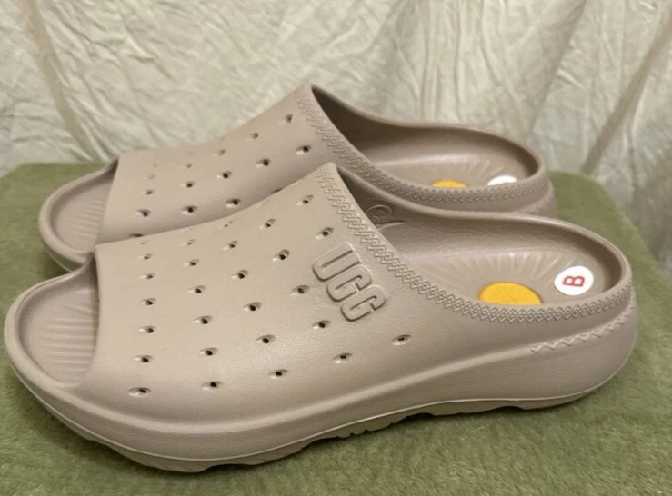 UGG diapositive da uomo Slide It Pool taglia 13B nuove senza scatola