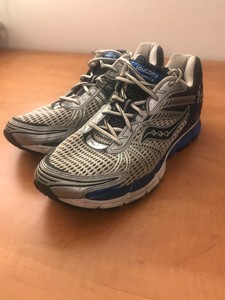 saucony girls running shoes