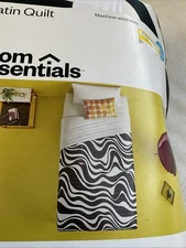 Room Essentials Twin Satin Quilt Zebra Stripe 