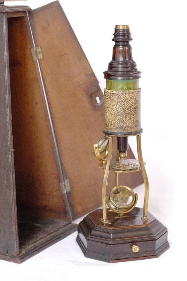 Antique Culpeper-Type Microscope by Matthew Loft c.1740 Brass Tripod London - Image 4 of 4