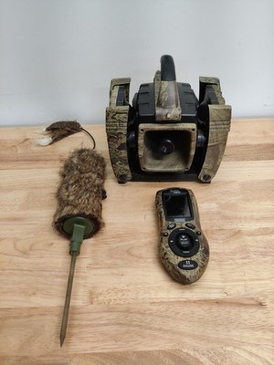 Primos Alpha Dogg Electronic Predator Animal Call With Remote And Spinning Tail
