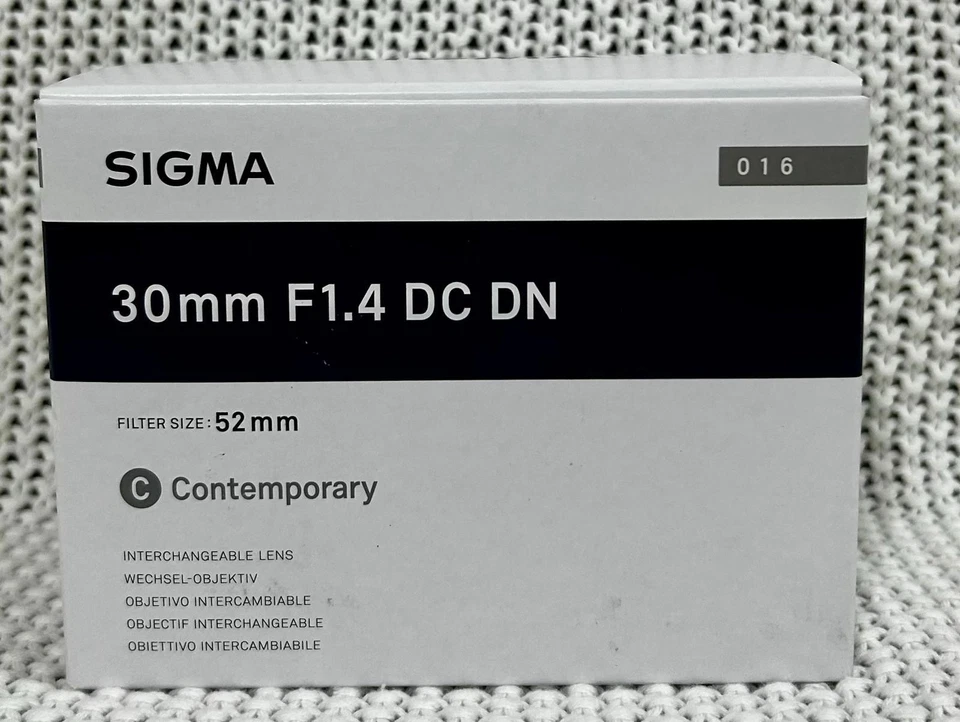 Sigma 30mm f/1.4 DC DN Contemporary Prime Lens for Sony E-Mount filter Bundle - Image 3 of 4