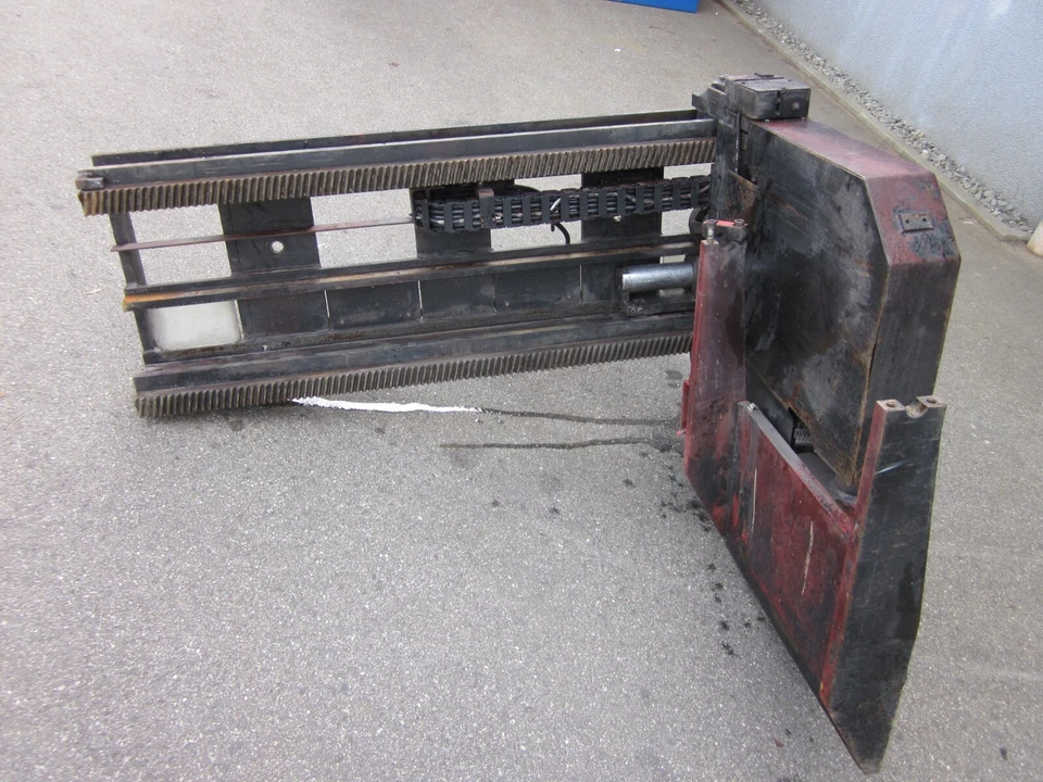 Gabelstapler Anbaugerät Aufnahme seitlich verschiebbar und 180° drehbar. - Bild 2 von 4
