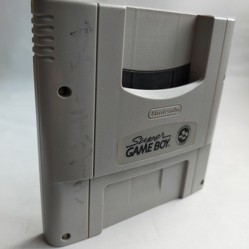 Nintendo Super GameBoy 1 (Flecken Verfärbungen Namen etc.)